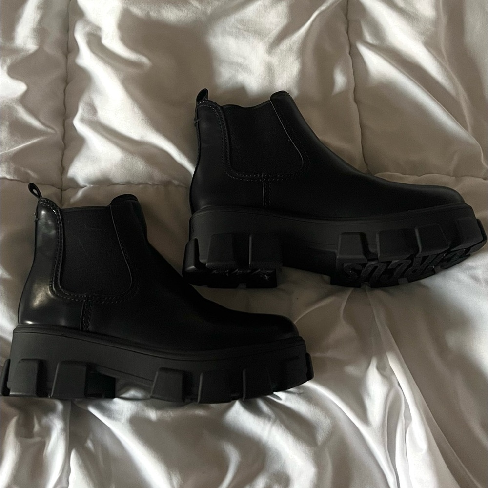 Circus by Sam Edelman Darielle Boots
